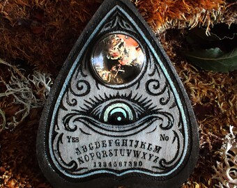 Esotericism Ouija pointer in hand-engraved wood "The Mystic Eye", esoteric board in vintage style, spiritualism object, decoration.