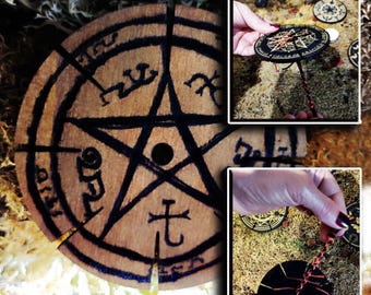 Esotericism, Pentacle, Witches' Weaving, Witchcraft and Rituals Accessory, Wiccan Object, Enchanted and Mystical Bracelet.